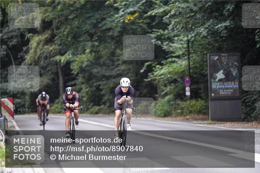 14.09.2025 - Stadtparktriathlon Michael Burmester http://msf.ph/oto/8907840 14.09.2025 09:22:58 Radfahren 303, 336, 462, 478 meine-sportfotos.de