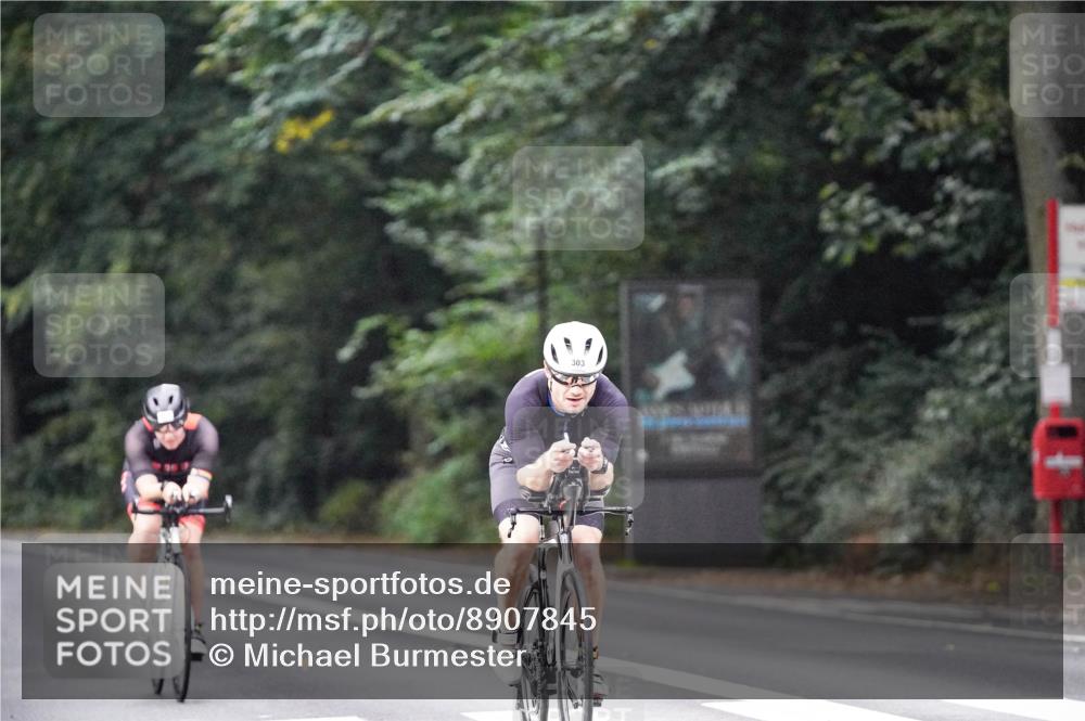 14.09.2025 - Stadtparktriathlon Michael Burmester http://msf.ph/oto/8907845 14.09.2025 09:22:59 Radfahren 303, 336, 460, 462, 478 meine-sportfotos.de