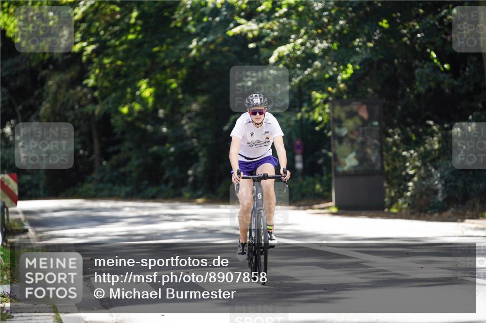 14.09.2025 - Stadtparktriathlon Michael Burmester http://msf.ph/oto/8907858 14.09.2025 13:46:39 Radfahren 1554 meine-sportfotos.de