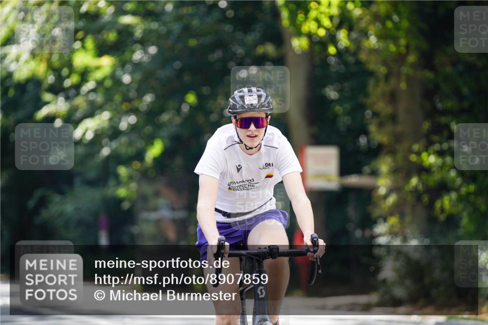 14.09.2025 - Stadtparktriathlon Michael Burmester http://msf.ph/oto/8907859 14.09.2025 13:46:40 Radfahren 1554 meine-sportfotos.de