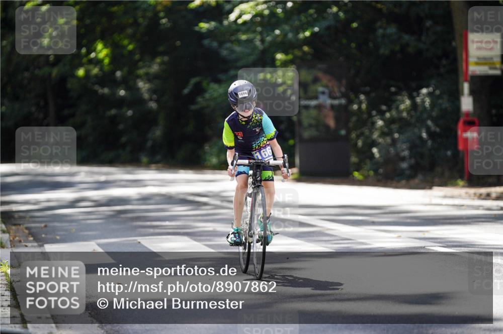 14.09.2025 - Stadtparktriathlon Michael Burmester http://msf.ph/oto/8907862 14.09.2025 13:47:10 Radfahren 1666 meine-sportfotos.de
