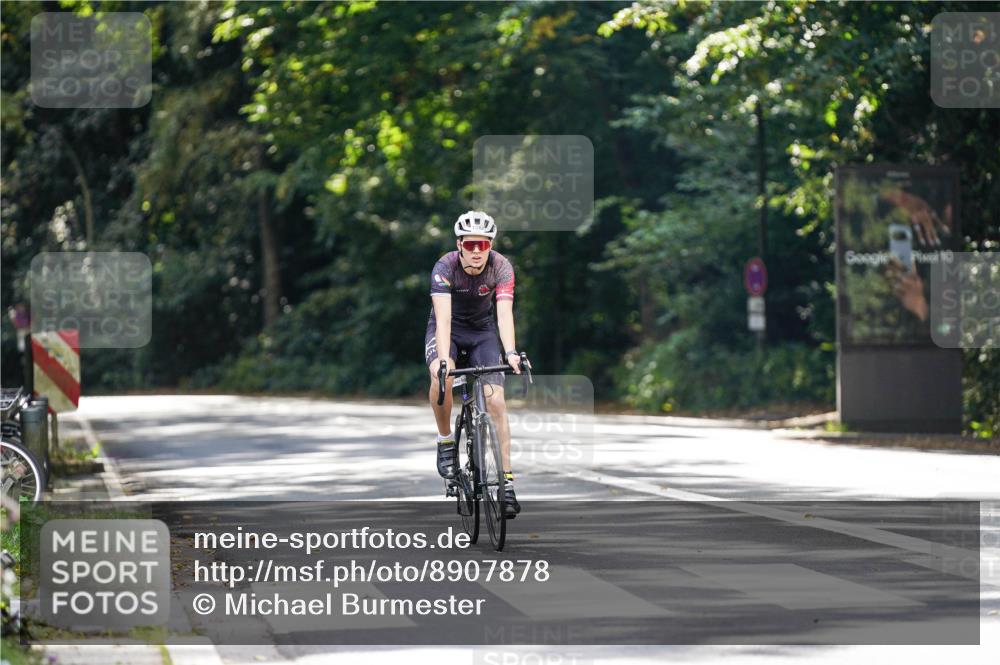14.09.2025 - Stadtparktriathlon Michael Burmester http://msf.ph/oto/8907878 14.09.2025 13:47:38 Radfahren 1429, 1542 meine-sportfotos.de