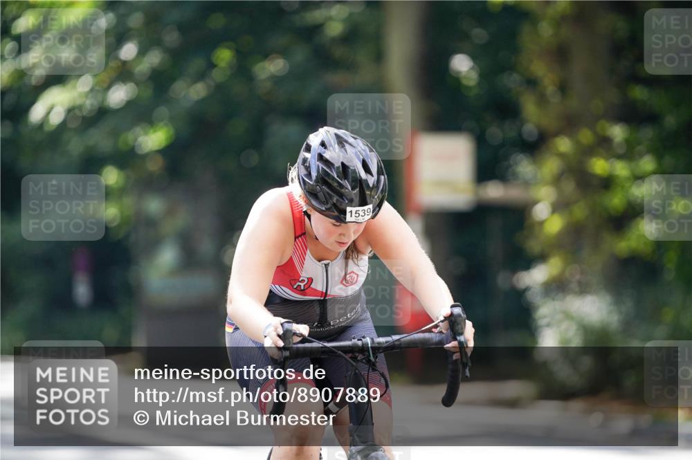 14.09.2025 - Stadtparktriathlon Michael Burmester http://msf.ph/oto/8907889 14.09.2025 13:48:10 Radfahren 1539, 1544 meine-sportfotos.de