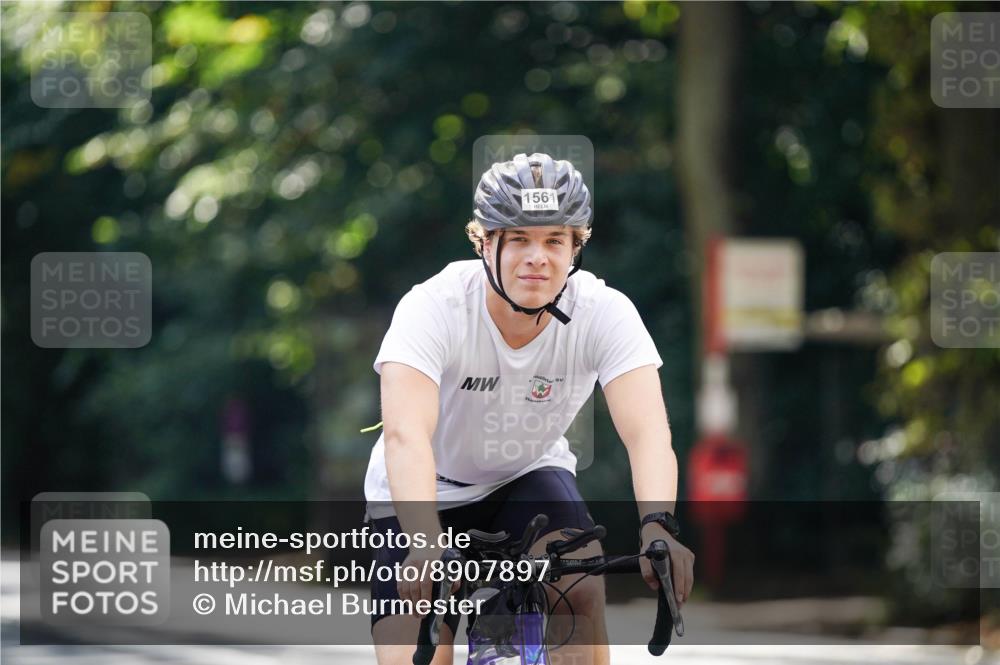 14.09.2025 - Stadtparktriathlon Michael Burmester http://msf.ph/oto/8907897 14.09.2025 13:48:25 Radfahren 1561 meine-sportfotos.de