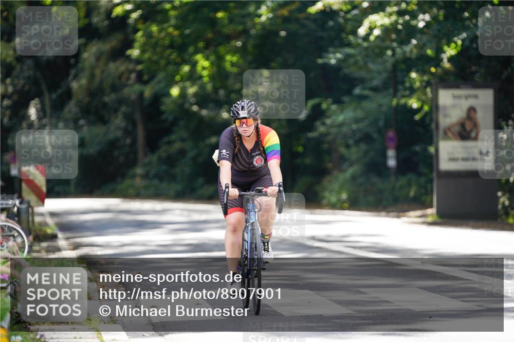 14.09.2025 - Stadtparktriathlon Michael Burmester http://msf.ph/oto/8907901 14.09.2025 13:48:46 Radfahren 1528 meine-sportfotos.de