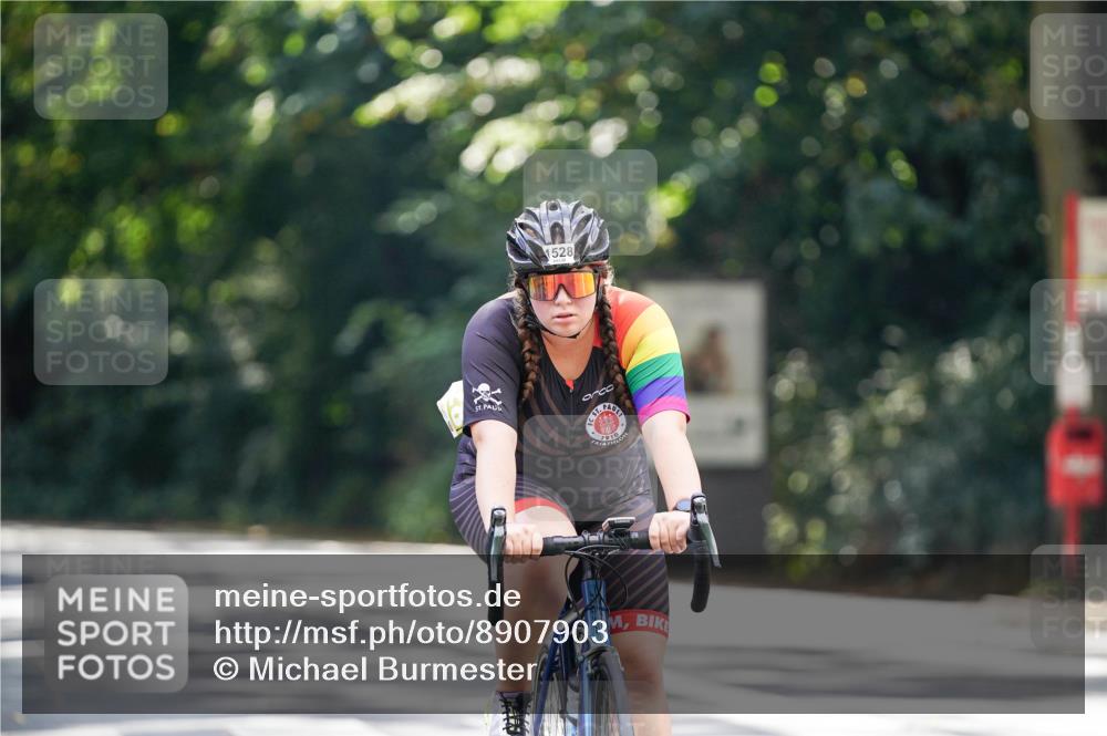 14.09.2025 - Stadtparktriathlon Michael Burmester http://msf.ph/oto/8907903 14.09.2025 13:48:48 Radfahren 1528 meine-sportfotos.de