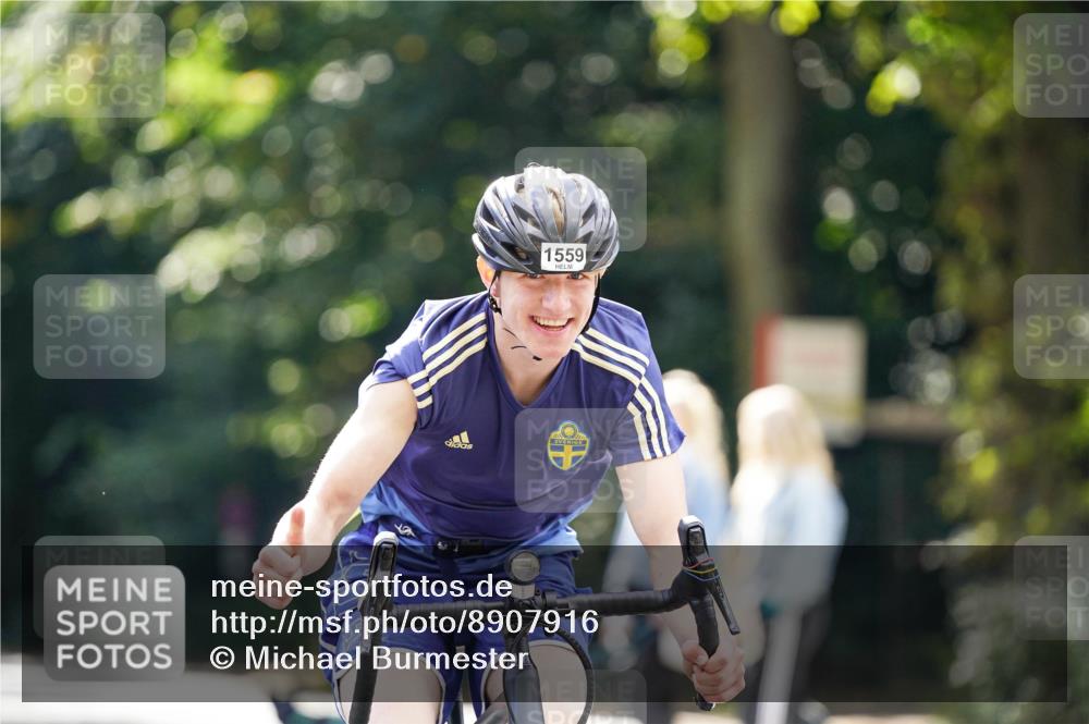 14.09.2025 - Stadtparktriathlon Michael Burmester http://msf.ph/oto/8907916 14.09.2025 13:49:23 Radfahren 1559 meine-sportfotos.de