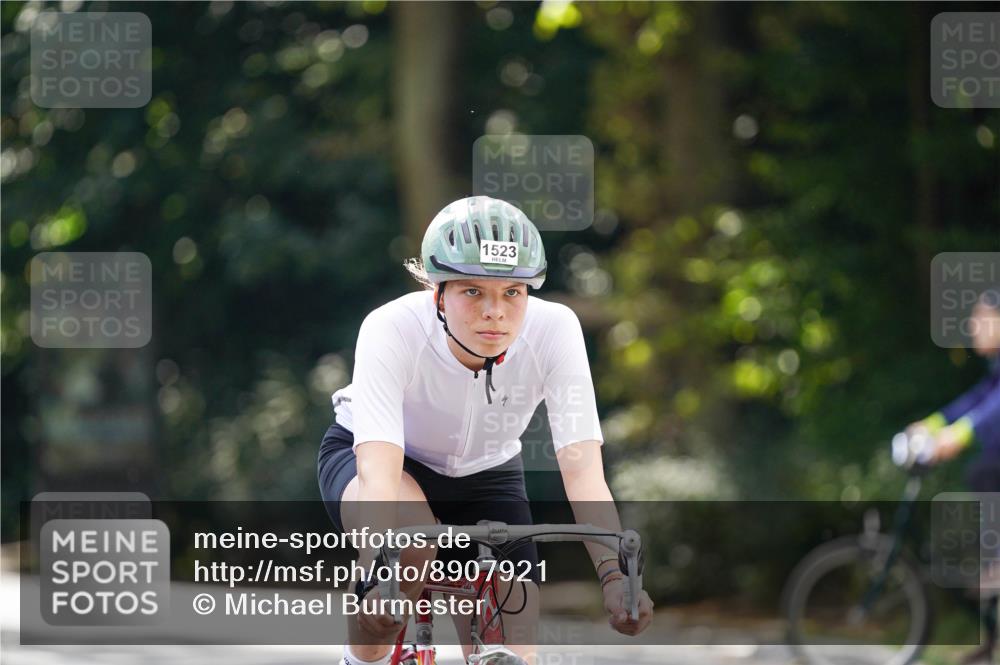 14.09.2025 - Stadtparktriathlon Michael Burmester http://msf.ph/oto/8907921 14.09.2025 13:49:39 Radfahren 1523 meine-sportfotos.de