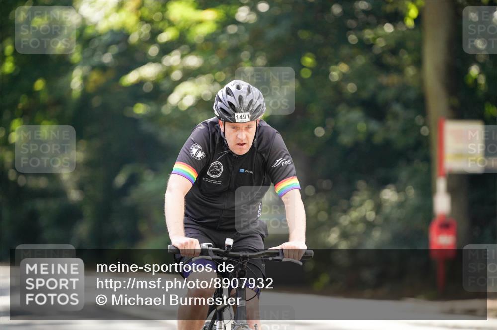 14.09.2025 - Stadtparktriathlon Michael Burmester http://msf.ph/oto/8907932 14.09.2025 13:50:32 Radfahren 1491 meine-sportfotos.de