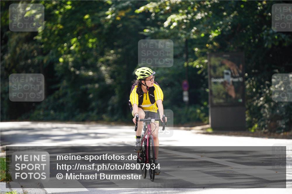 14.09.2025 - Stadtparktriathlon Michael Burmester http://msf.ph/oto/8907934 14.09.2025 13:50:55 Radfahren 1535 meine-sportfotos.de