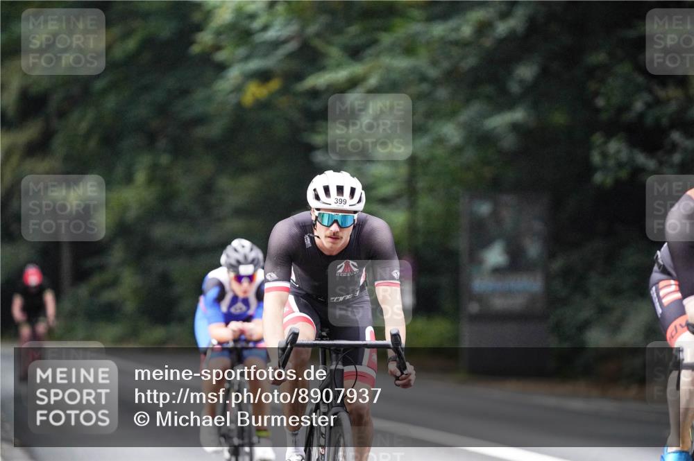 14.09.2025 - Stadtparktriathlon Michael Burmester http://msf.ph/oto/8907937 14.09.2025 09:23:39 Radfahren 350, 399, 457, 488 meine-sportfotos.de