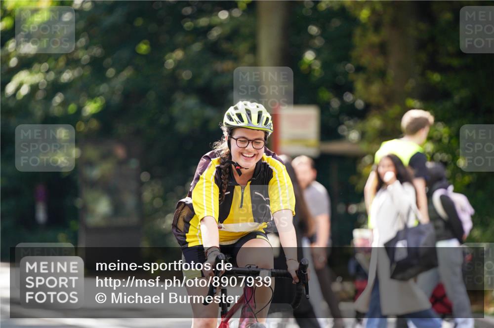 14.09.2025 - Stadtparktriathlon Michael Burmester http://msf.ph/oto/8907939 14.09.2025 13:50:57 Radfahren 1535 meine-sportfotos.de