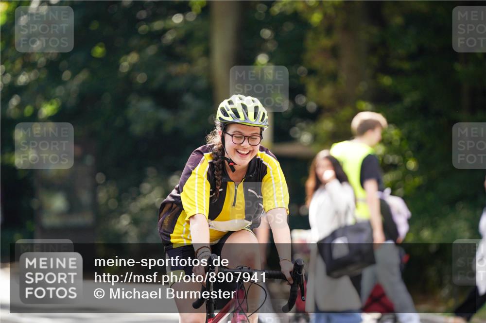 14.09.2025 - Stadtparktriathlon Michael Burmester http://msf.ph/oto/8907941 14.09.2025 13:50:57 Radfahren 1535 meine-sportfotos.de