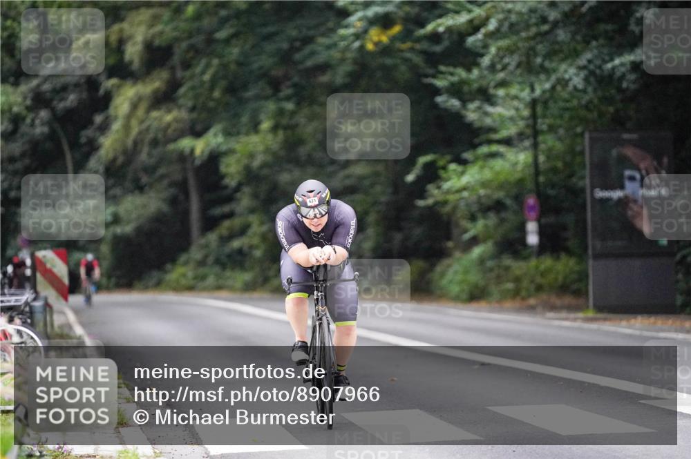14.09.2025 - Stadtparktriathlon Michael Burmester http://msf.ph/oto/8907966 14.09.2025 09:24:19 Radfahren 421 meine-sportfotos.de