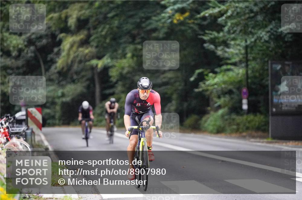 14.09.2025 - Stadtparktriathlon Michael Burmester http://msf.ph/oto/8907980 14.09.2025 09:24:36 Radfahren 317, 321, 378, 405, 465, 476 meine-sportfotos.de