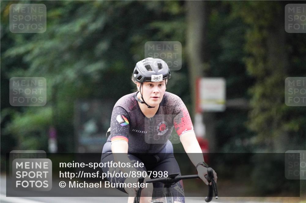 14.09.2025 - Stadtparktriathlon Michael Burmester http://msf.ph/oto/8907998 14.09.2025 09:24:53 Radfahren 332, 387, 440, 474 meine-sportfotos.de