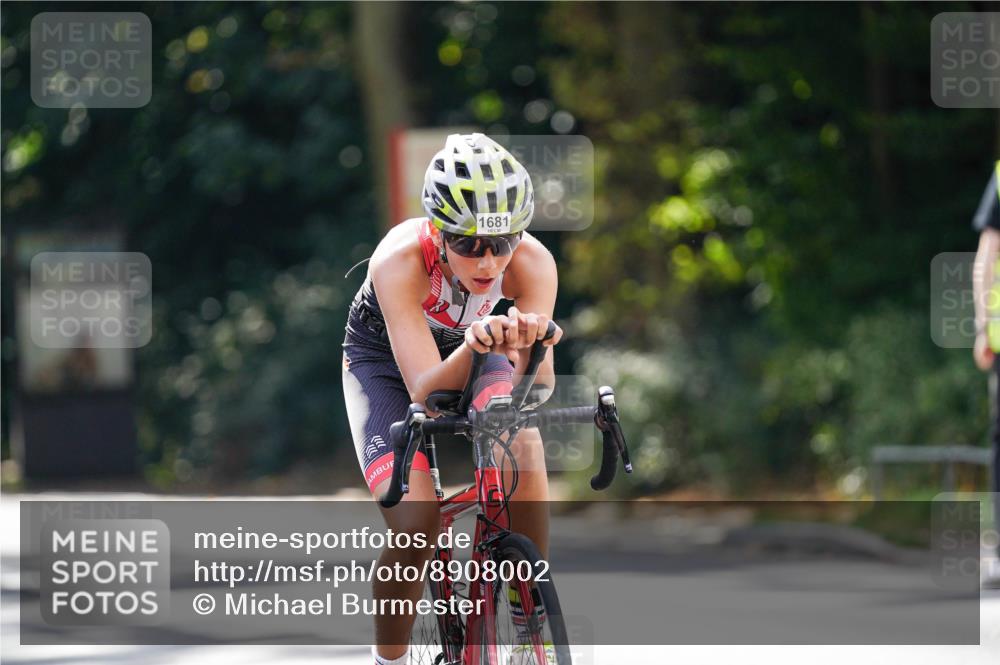 14.09.2025 - Stadtparktriathlon Michael Burmester http://msf.ph/oto/8908002 14.09.2025 13:52:27 Radfahren 1661, 1681 meine-sportfotos.de