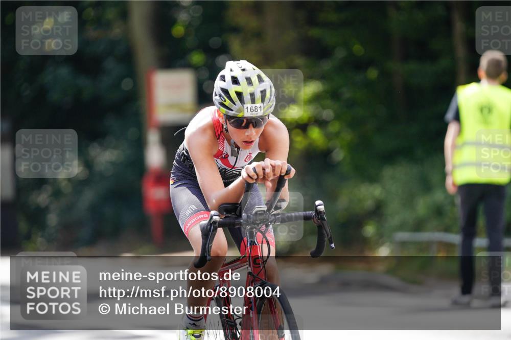 14.09.2025 - Stadtparktriathlon Michael Burmester http://msf.ph/oto/8908004 14.09.2025 13:52:27 Radfahren 1661, 1681 meine-sportfotos.de