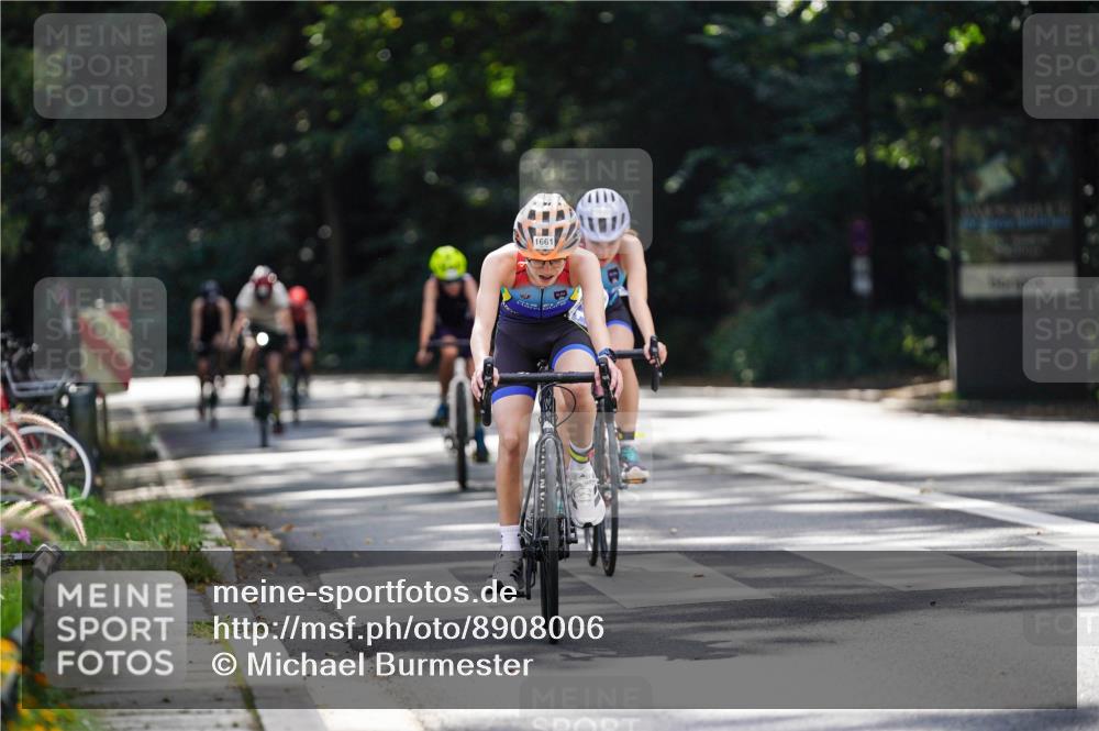 14.09.2025 - Stadtparktriathlon Michael Burmester http://msf.ph/oto/8908006 14.09.2025 13:52:34 Radfahren 1534, 1553, 1650, 1661, 1662, 1663 meine-sportfotos.de