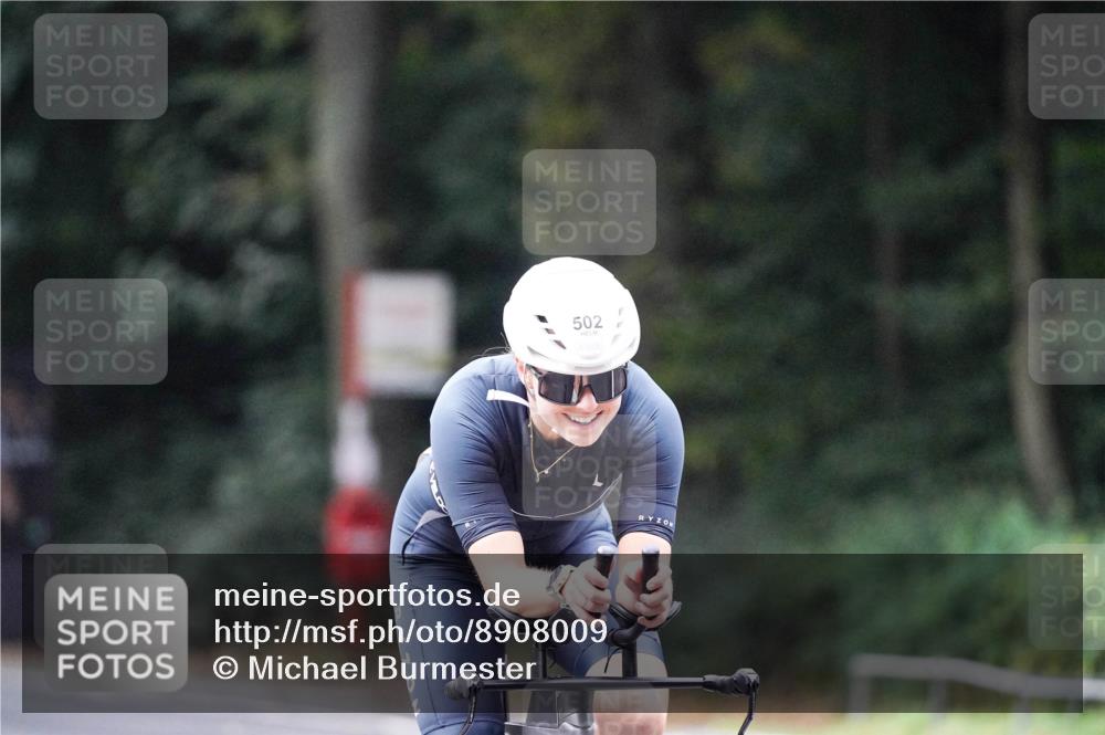 14.09.2025 - Stadtparktriathlon Michael Burmester http://msf.ph/oto/8908009 14.09.2025 09:25:14 Radfahren 397, 468, 493, 502 meine-sportfotos.de