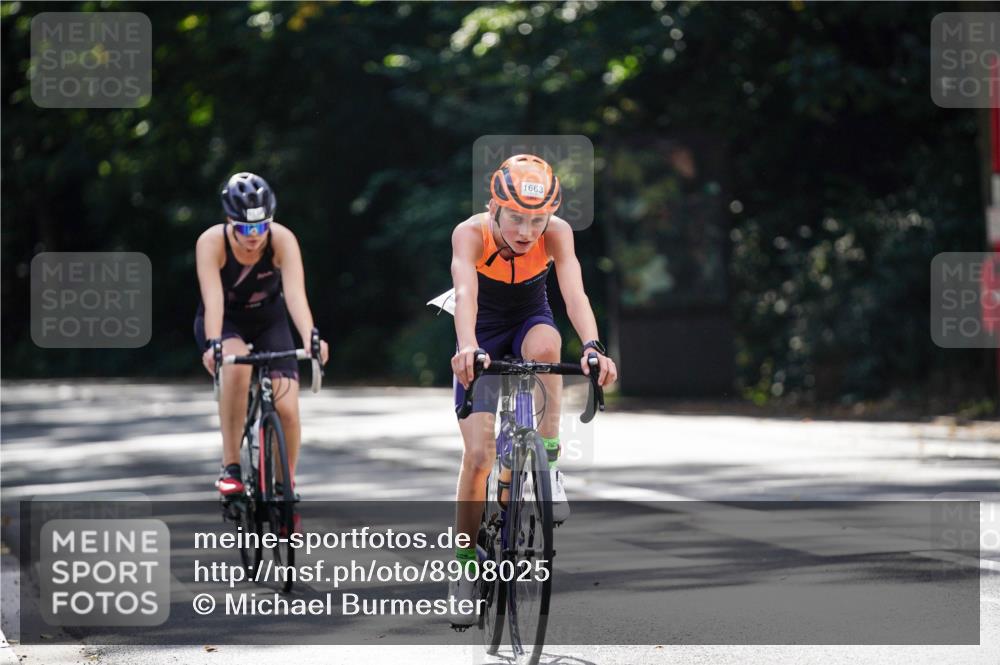 14.09.2025 - Stadtparktriathlon Michael Burmester http://msf.ph/oto/8908025 14.09.2025 13:52:40 Radfahren 1534, 1553, 1650, 1661, 1662, 1663 meine-sportfotos.de