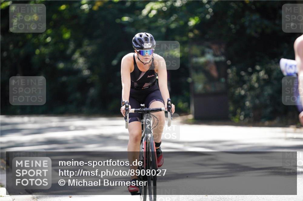 14.09.2025 - Stadtparktriathlon Michael Burmester http://msf.ph/oto/8908027 14.09.2025 13:52:41 Radfahren 1534, 1553, 1650, 1661, 1662, 1663 meine-sportfotos.de