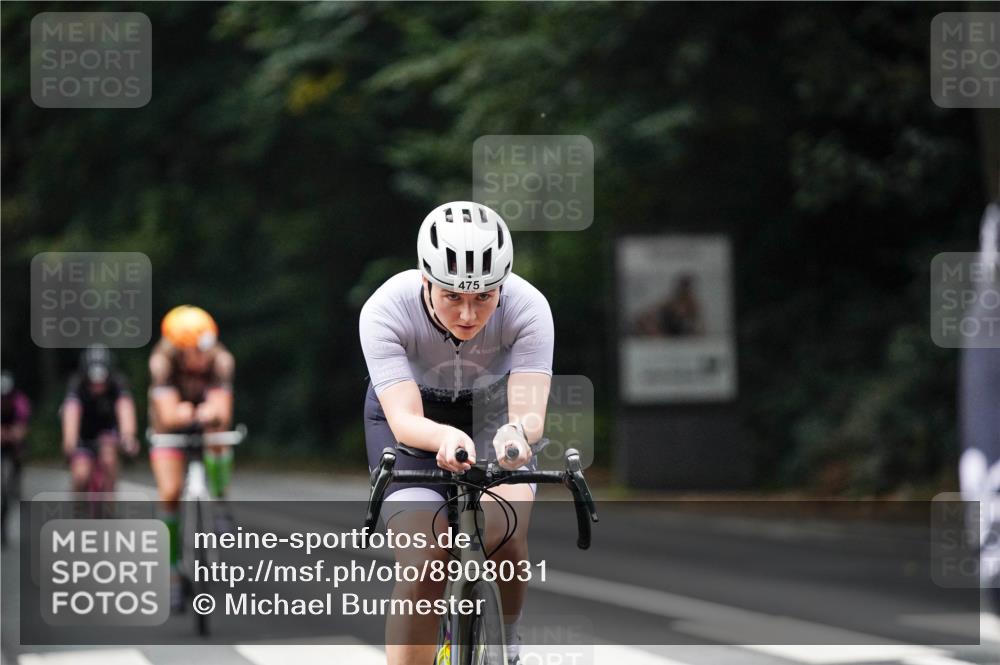 14.09.2025 - Stadtparktriathlon Michael Burmester http://msf.ph/oto/8908031 14.09.2025 09:25:26 Radfahren 322, 422, 431, 452, 475, 499 meine-sportfotos.de