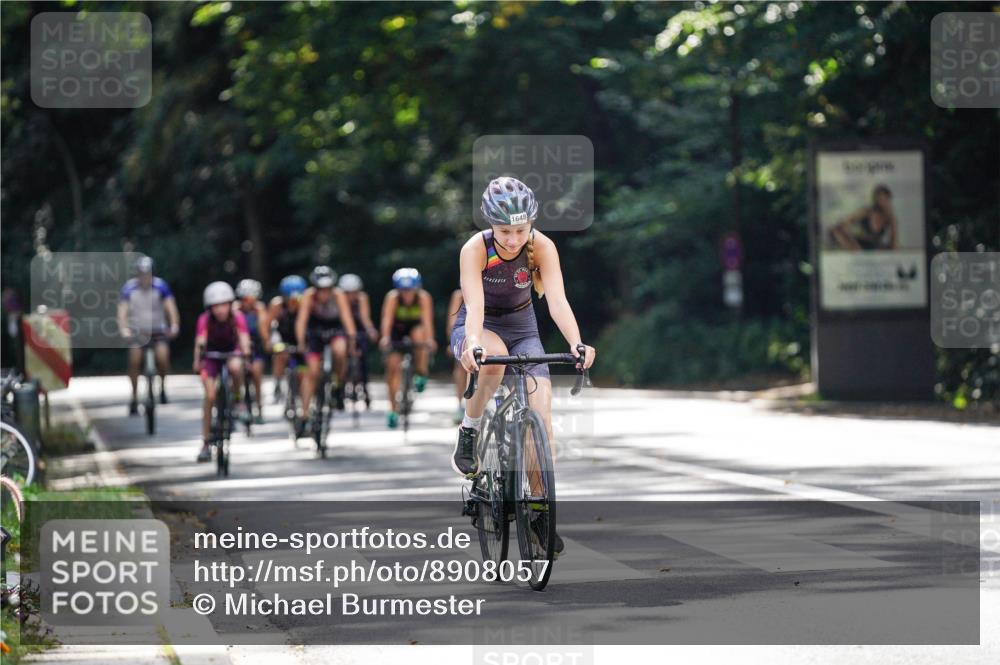 14.09.2025 - Stadtparktriathlon Michael Burmester http://msf.ph/oto/8908057 14.09.2025 13:53:23 Radfahren 1631, 1634, 1640, 1643, 1648, 1649, 1653, 1686 meine-sportfotos.de