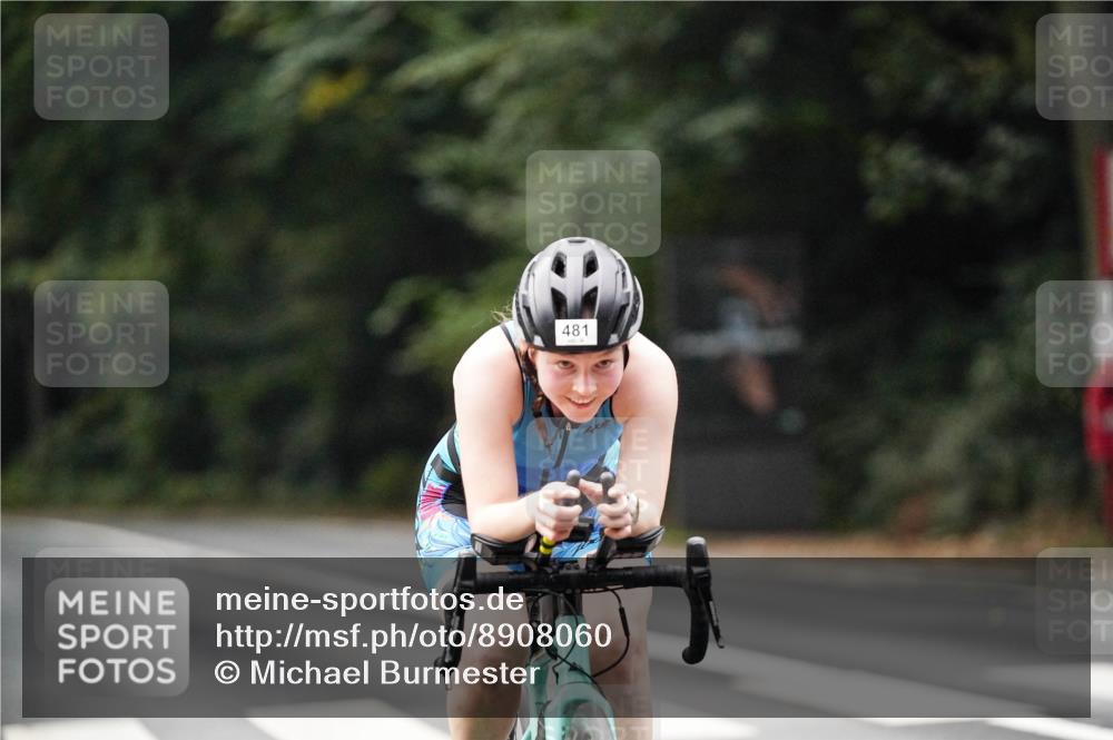 14.09.2025 - Stadtparktriathlon Michael Burmester http://msf.ph/oto/8908060 14.09.2025 09:25:38 Radfahren 316, 420, 425, 480, 481, 483 meine-sportfotos.de