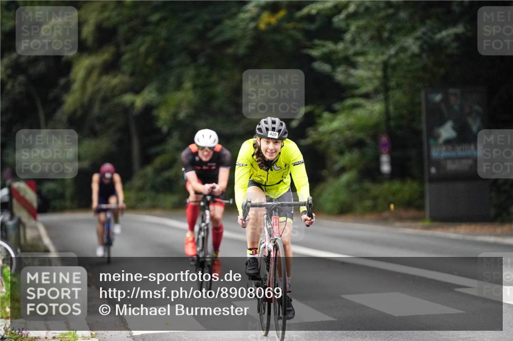 14.09.2025 - Stadtparktriathlon Michael Burmester http://msf.ph/oto/8908069 14.09.2025 09:25:45 Radfahren 420, 459, 480, 483 meine-sportfotos.de