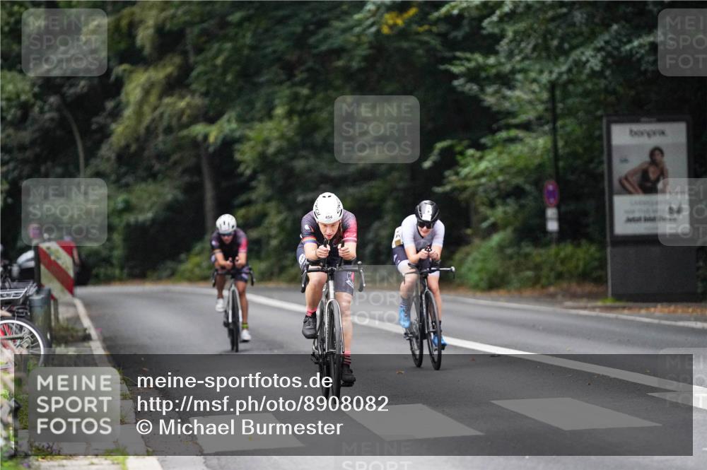 14.09.2025 - Stadtparktriathlon Michael Burmester http://msf.ph/oto/8908082 14.09.2025 09:25:56 Radfahren 454, 455, 471 meine-sportfotos.de