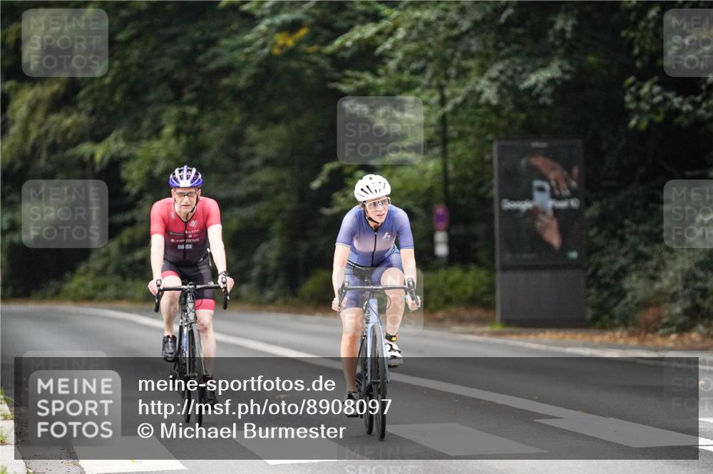 14.09.2025 - Stadtparktriathlon Michael Burmester http://msf.ph/oto/8908097 14.09.2025 09:26:07 Radfahren 395, 482 meine-sportfotos.de