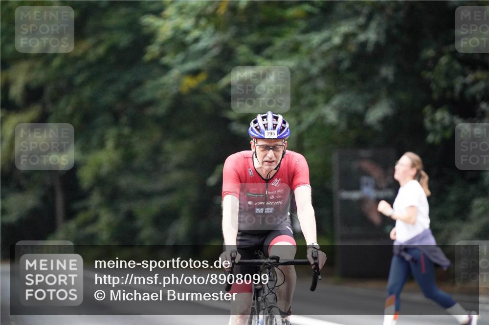 14.09.2025 - Stadtparktriathlon Michael Burmester http://msf.ph/oto/8908099 14.09.2025 09:26:08 Radfahren 395, 482 meine-sportfotos.de