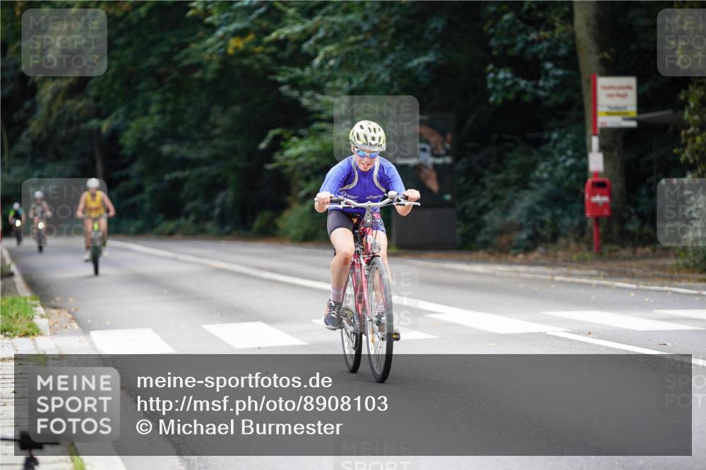 14.09.2025 - Stadtparktriathlon Michael Burmester http://msf.ph/oto/8908103 14.09.2025 13:54:07 Radfahren 1529, 1622, 1641 meine-sportfotos.de