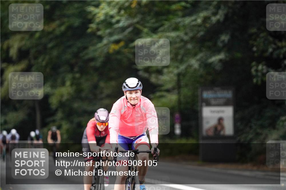 14.09.2025 - Stadtparktriathlon Michael Burmester http://msf.ph/oto/8908105 14.09.2025 09:26:18 Radfahren 320, 415, 443, 447, 464, 486, 495 meine-sportfotos.de