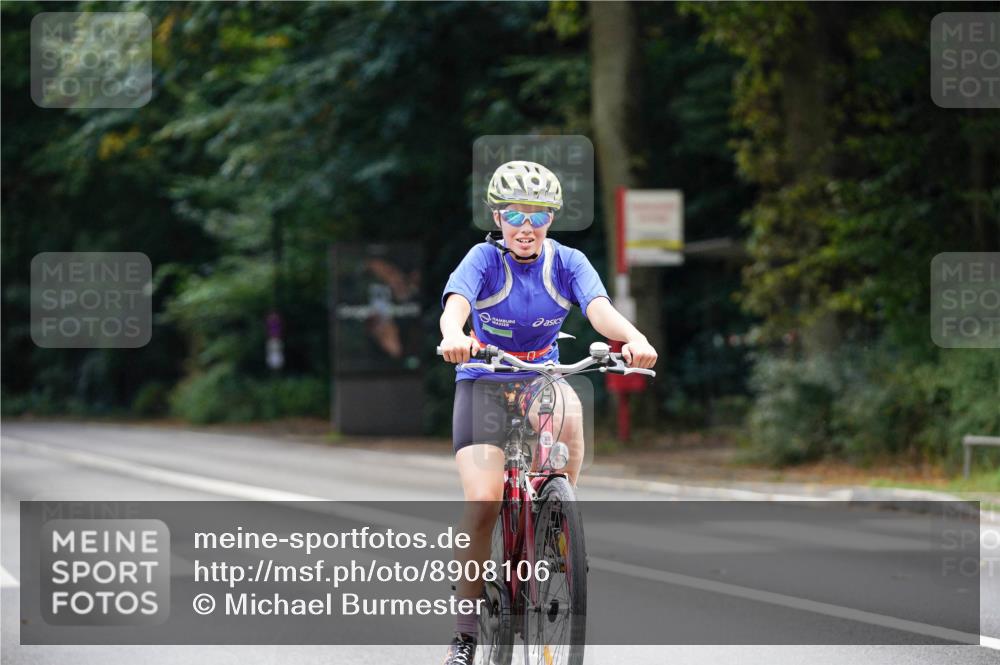 14.09.2025 - Stadtparktriathlon Michael Burmester http://msf.ph/oto/8908106 14.09.2025 13:54:08 Radfahren 1529, 1622, 1641 meine-sportfotos.de