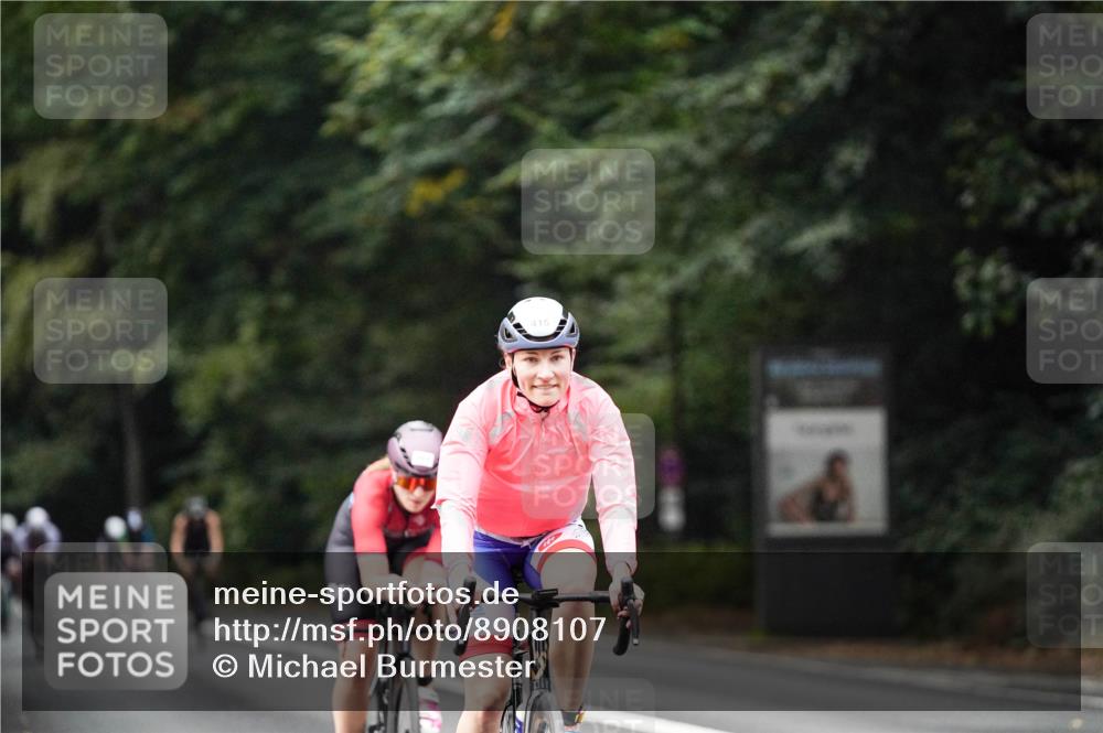 14.09.2025 - Stadtparktriathlon Michael Burmester http://msf.ph/oto/8908107 14.09.2025 09:26:18 Radfahren 320, 415, 443, 447, 464, 486, 495 meine-sportfotos.de