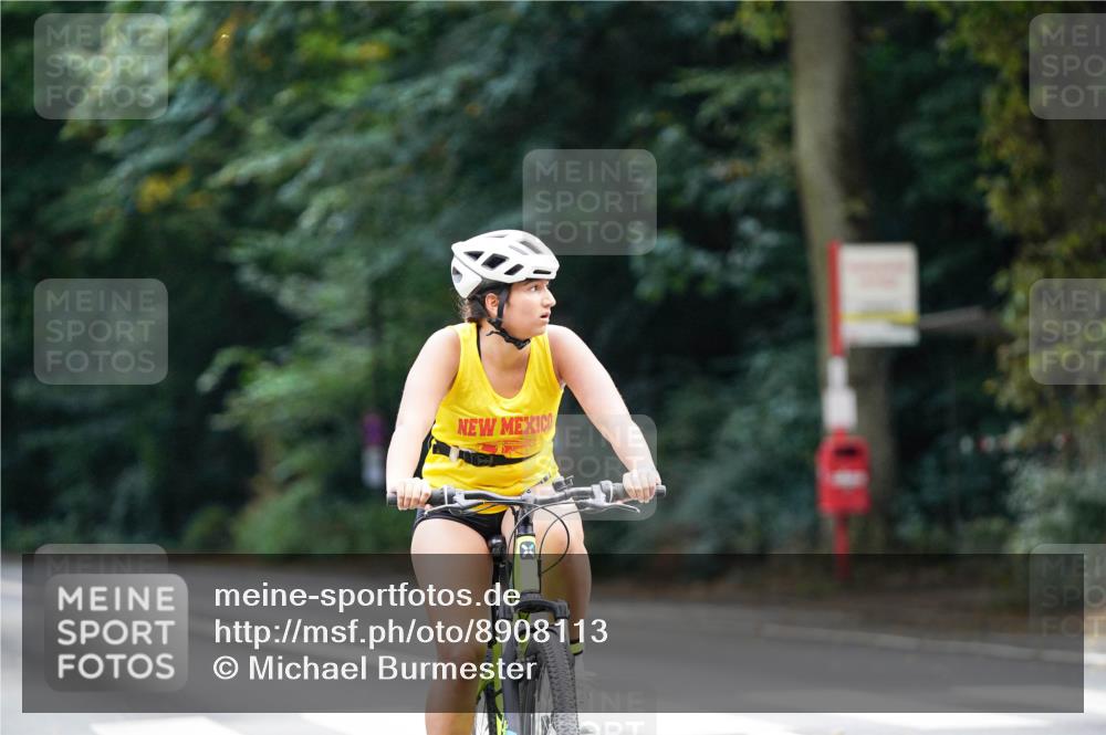 14.09.2025 - Stadtparktriathlon Michael Burmester http://msf.ph/oto/8908113 14.09.2025 13:54:13 Radfahren 1529, 1622, 1625 meine-sportfotos.de