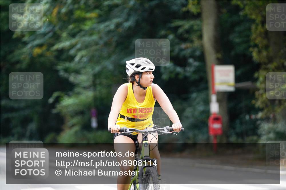 14.09.2025 - Stadtparktriathlon Michael Burmester http://msf.ph/oto/8908114 14.09.2025 13:54:13 Radfahren 1529, 1622, 1625 meine-sportfotos.de
