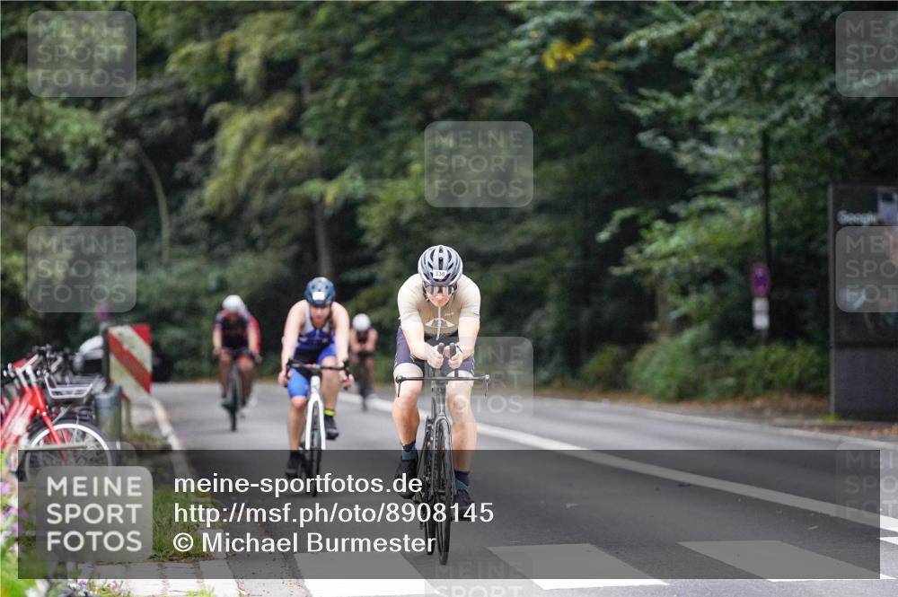 14.09.2025 - Stadtparktriathlon Michael Burmester http://msf.ph/oto/8908145 14.09.2025 09:26:39 Radfahren 302, 306, 338, 442, 456, 479 meine-sportfotos.de