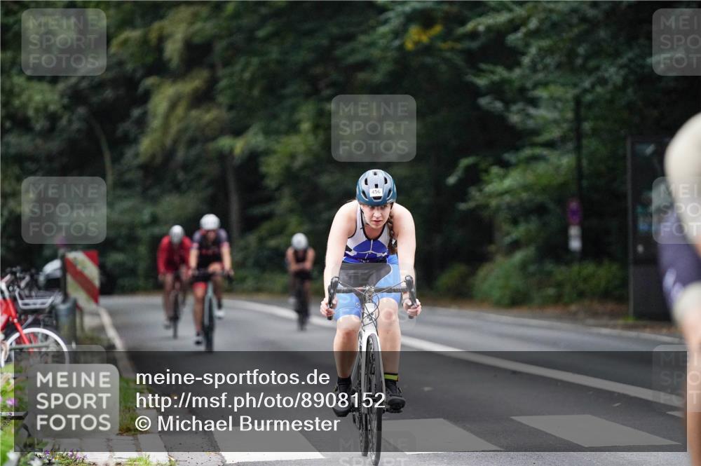 14.09.2025 - Stadtparktriathlon Michael Burmester http://msf.ph/oto/8908152 14.09.2025 09:26:40 Radfahren 302, 306, 338, 442, 456, 479 meine-sportfotos.de