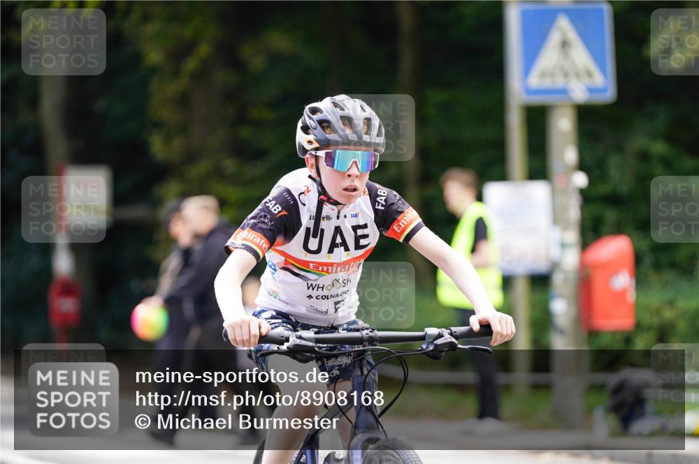 14.09.2025 - Stadtparktriathlon Michael Burmester http://msf.ph/oto/8908168 14.09.2025 13:54:55 Radfahren 1632, 1665, 1680 meine-sportfotos.de