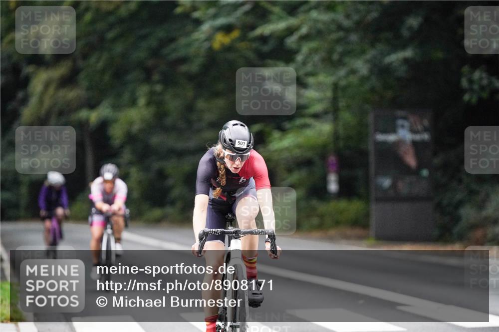 14.09.2025 - Stadtparktriathlon Michael Burmester http://msf.ph/oto/8908171 14.09.2025 09:27:00 Radfahren 477, 492, 497, 503 meine-sportfotos.de