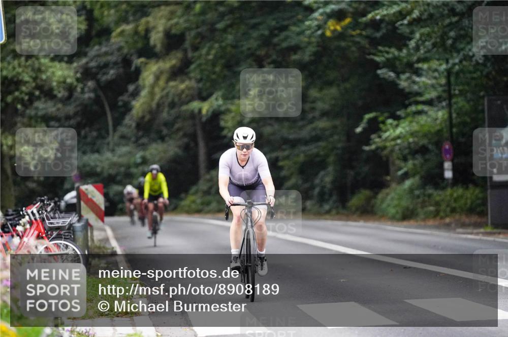 14.09.2025 - Stadtparktriathlon Michael Burmester http://msf.ph/oto/8908189 14.09.2025 09:27:13 Radfahren 469, 494 meine-sportfotos.de
