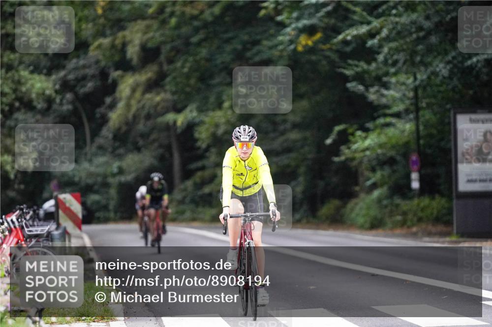14.09.2025 - Stadtparktriathlon Michael Burmester http://msf.ph/oto/8908194 14.09.2025 09:27:17 Radfahren 359, 438, 469, 494 meine-sportfotos.de