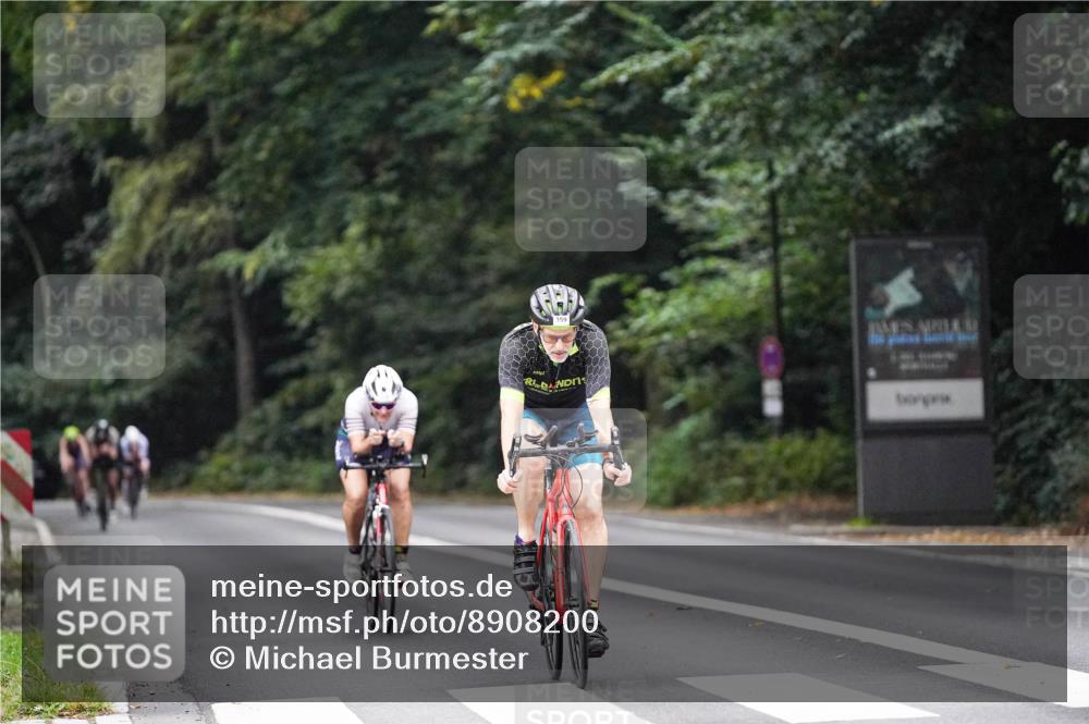14.09.2025 - Stadtparktriathlon Michael Burmester http://msf.ph/oto/8908200 14.09.2025 09:27:21 Radfahren 346, 359, 438, 473, 494 meine-sportfotos.de