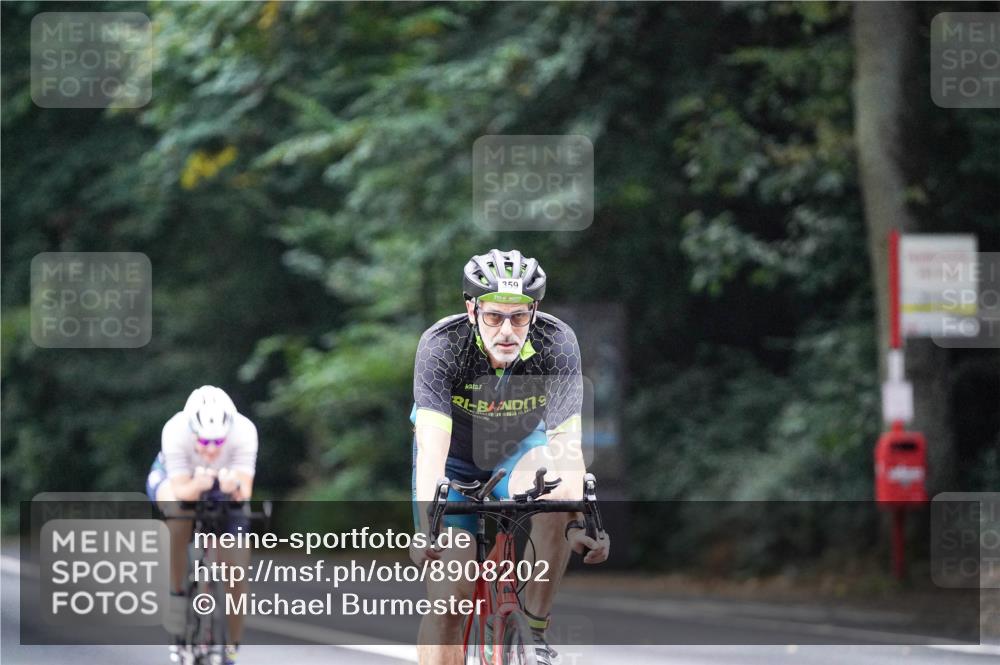 14.09.2025 - Stadtparktriathlon Michael Burmester http://msf.ph/oto/8908202 14.09.2025 09:27:22 Radfahren 346, 359, 438, 473, 494 meine-sportfotos.de