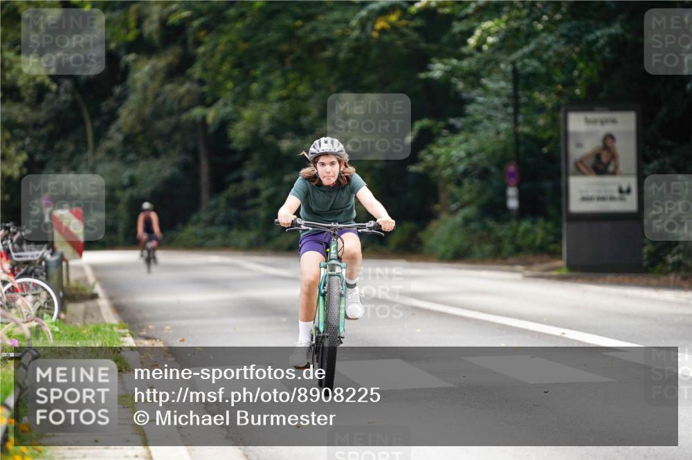 14.09.2025 - Stadtparktriathlon Michael Burmester http://msf.ph/oto/8908225 14.09.2025 13:56:15 Radfahren 1654 meine-sportfotos.de
