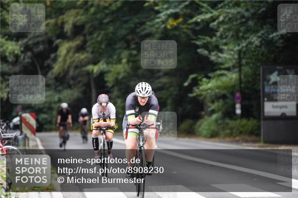 14.09.2025 - Stadtparktriathlon Michael Burmester http://msf.ph/oto/8908230 14.09.2025 09:27:41 Radfahren 379, 380, 386, 401, 404, 445, 506 meine-sportfotos.de