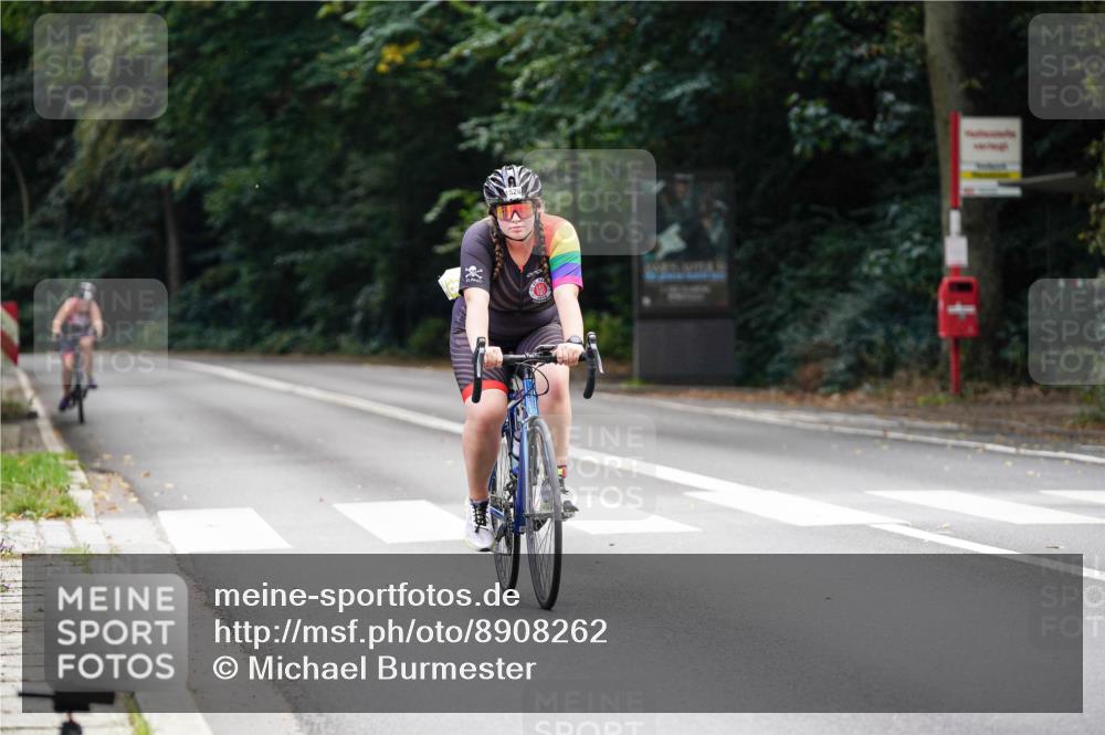 14.09.2025 - Stadtparktriathlon Michael Burmester http://msf.ph/oto/8908262 14.09.2025 13:58:23 Radfahren 1528, 1539 meine-sportfotos.de